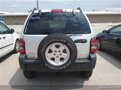 2006 Jeep Liberty Sport Sport 4dr SUV   - Photo 5 - Davenport, IA 52802