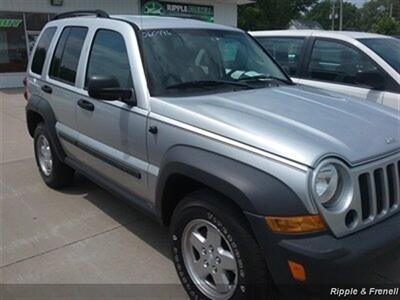 2006 Jeep Liberty Sport Sport 4dr SUV   - Photo 4 - Davenport, IA 52802