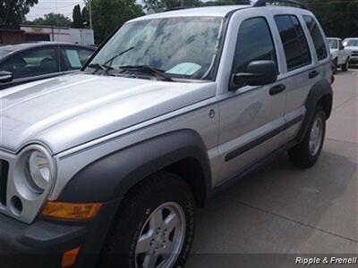 2006 Jeep Liberty Sport Sport 4dr SUV   - Photo 3 - Davenport, IA 52802