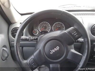 2006 Jeep Liberty Sport Sport 4dr SUV   - Photo 12 - Davenport, IA 52802