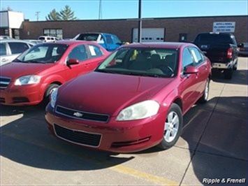 2006 Chevrolet Impala LT   - Photo 1 - Davenport, IA 52802