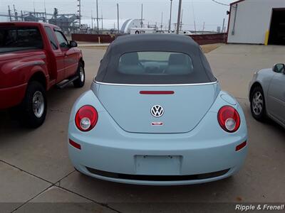 2006 Volkswagen New Beetle Convertible 2.5   - Photo 7 - Davenport, IA 52802