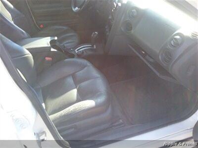 2004 Pontiac Grand Prix GT2   - Photo 10 - Davenport, IA 52802