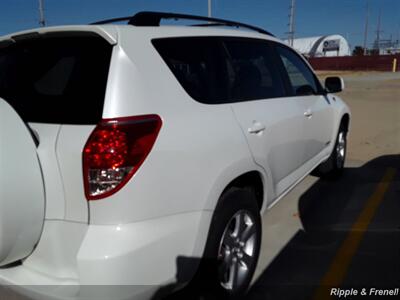 2008 Toyota RAV4 Limited   - Photo 11 - Davenport, IA 52802