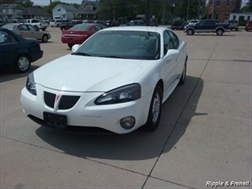 2004 Pontiac Grand Prix GT1   - Photo 1 - Davenport, IA 52802