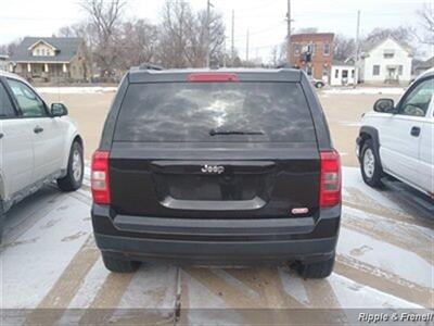 2011 Jeep Patriot Sport   - Photo 5 - Davenport, IA 52802