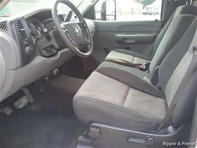2007 Chevrolet Silverado 2500 Work Truck   - Photo 8 - Davenport, IA 52802