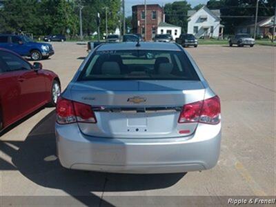 2011 Chevrolet Cruze LS   - Photo 5 - Davenport, IA 52802