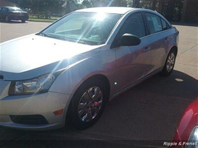 2011 Chevrolet Cruze LS   - Photo 3 - Davenport, IA 52802