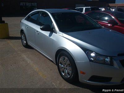 2011 Chevrolet Cruze LS   - Photo 4 - Davenport, IA 52802