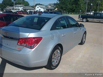 2011 Chevrolet Cruze LS   - Photo 6 - Davenport, IA 52802