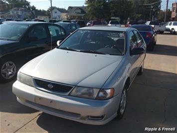 1998 Nissan Sentra GXE   - Photo 1 - Davenport, IA 52802