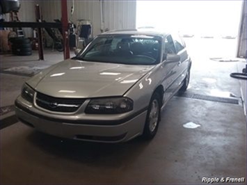 2001 Chevrolet Impala LS   - Photo 1 - Davenport, IA 52802