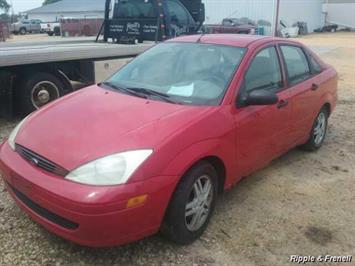 2000 Ford Focus SE   - Photo 1 - Davenport, IA 52802