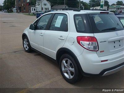 2007 Suzuki SX4 Crossover   - Photo 7 - Davenport, IA 52802