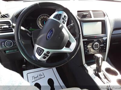 2012 Ford Explorer Limited   - Photo 8 - Davenport, IA 52802