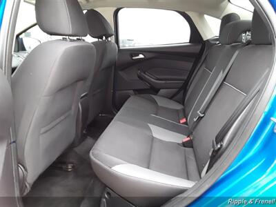 2014 Ford Focus SE   - Photo 6 - De Witt, IA 52742
