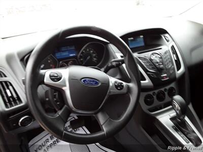 2014 Ford Focus SE   - Photo 5 - De Witt, IA 52742