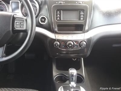 2016 Dodge Journey SXT - Photo 13 - Davenport, IA 52802