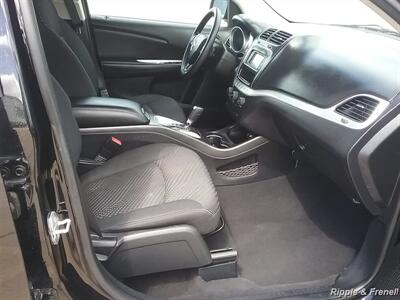 2016 Dodge Journey SXT - Photo 10 - Davenport, IA 52802