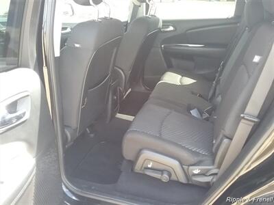 2016 Dodge Journey SXT - Photo 9 - Davenport, IA 52802