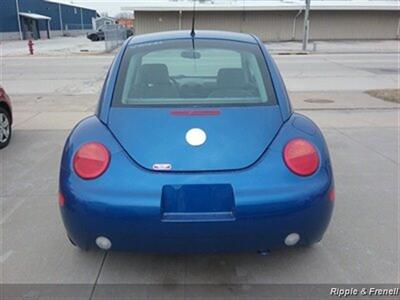 2004 Volkswagen Beetle GL   - Photo 5 - Davenport, IA 52802