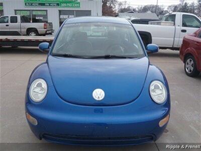 2004 Volkswagen Beetle GL   - Photo 1 - Davenport, IA 52802