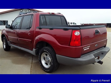 2002 Ford Explorer Sport Trac Value   - Photo 6 - Davenport, IA 52802