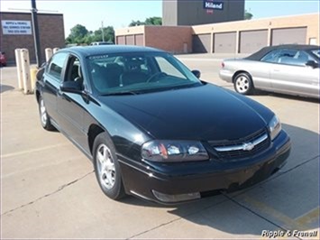 2005 Chevrolet Impala LS   - Photo 1 - Davenport, IA 52802