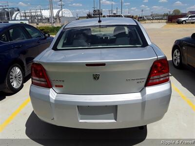 2010 Dodge Avenger SXT   - Photo 8 - Davenport, IA 52802