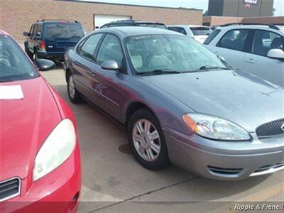 2006 Ford Taurus SEL   - Photo 4 - Davenport, IA 52802