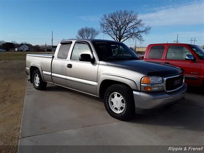 1999 GMC Sierra 1500 SLE   - Photo 12 - Davenport, IA 52802