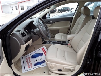 2006 Ford Fusion V6 SEL   - Photo 11 - Davenport, IA 52802