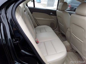 2006 Ford Fusion V6 SEL   - Photo 9 - Davenport, IA 52802