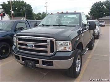 2006 Ford F-350 Super Duty XLT XLT 2dr Regular Cab   - Photo 1 - Davenport, IA 52802