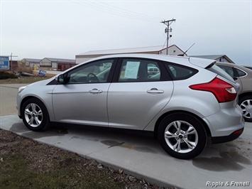 2013 Ford Focus SE   - Photo 4 - Davenport, IA 52802