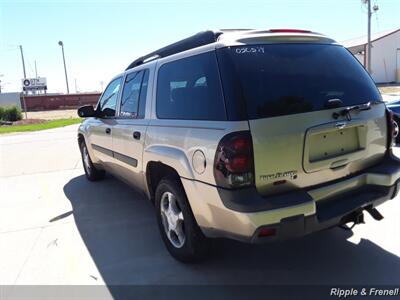 2005 Chevrolet TrailBlazer EXT LS   - Photo 8 - Davenport, IA 52802