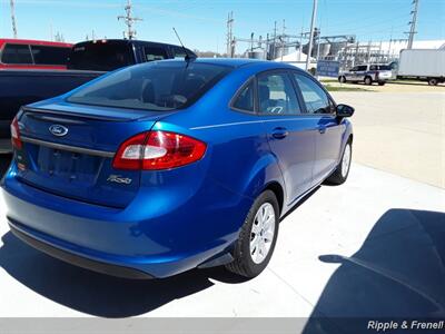 2011 Ford Fiesta SE   - Photo 6 - Davenport, IA 52802