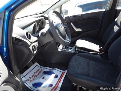 2011 Ford Fiesta SE   - Photo 12 - Davenport, IA 52802