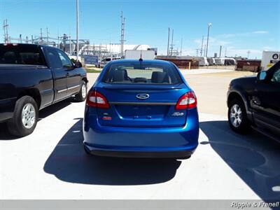 2011 Ford Fiesta SE   - Photo 5 - Davenport, IA 52802