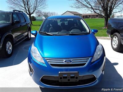 2011 Ford Fiesta SE   - Photo 1 - Davenport, IA 52802