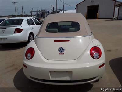 2006 Volkswagen New Beetle Convertible 2.5   - Photo 17 - Davenport, IA 52802