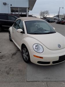 2006 Volkswagen New Beetle Convertible 2.5   - Photo 3 - Davenport, IA 52802