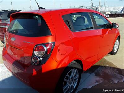 2013 Chevrolet Sonic LT Auto   - Photo 6 - Davenport, IA 52802