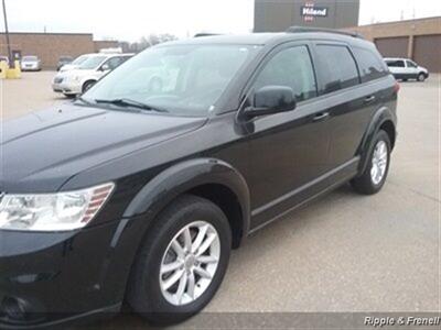 2015 Dodge Journey SXT   - Photo 3 - Davenport, IA 52802