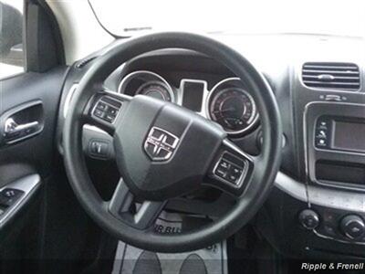 2015 Dodge Journey SXT   - Photo 12 - Davenport, IA 52802