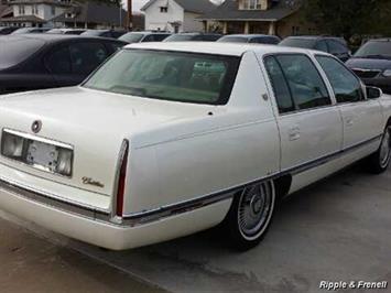 1995 Cadillac DeVille DeVille   - Photo 5 - Davenport, IA 52802