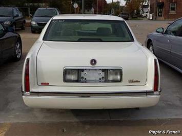 1995 Cadillac DeVille DeVille   - Photo 6 - Davenport, IA 52802