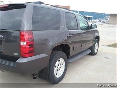 2010 Chevrolet Tahoe LT   - Photo 6 - Davenport, IA 52802