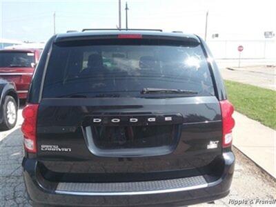 2014 Dodge Grand Caravan SXT   - Photo 5 - Davenport, IA 52802